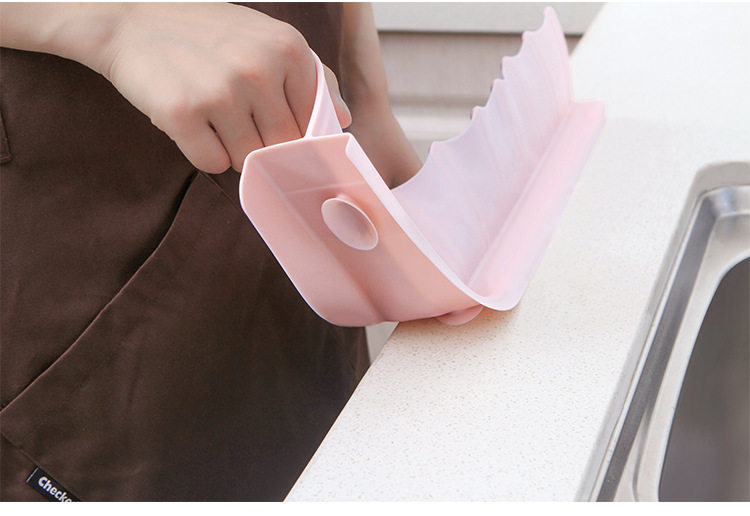 Amazon Hot Sale Silicone Sink Water Splash Guard Baffle Board in Kitchen With strong Sucker impermeable